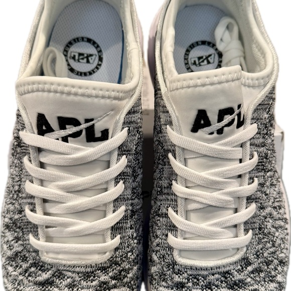 APL TechLoom Phantom *NEW* (9 women/7.5 men) Athletic Propulsion Labs NIB - Picture 8 of 11